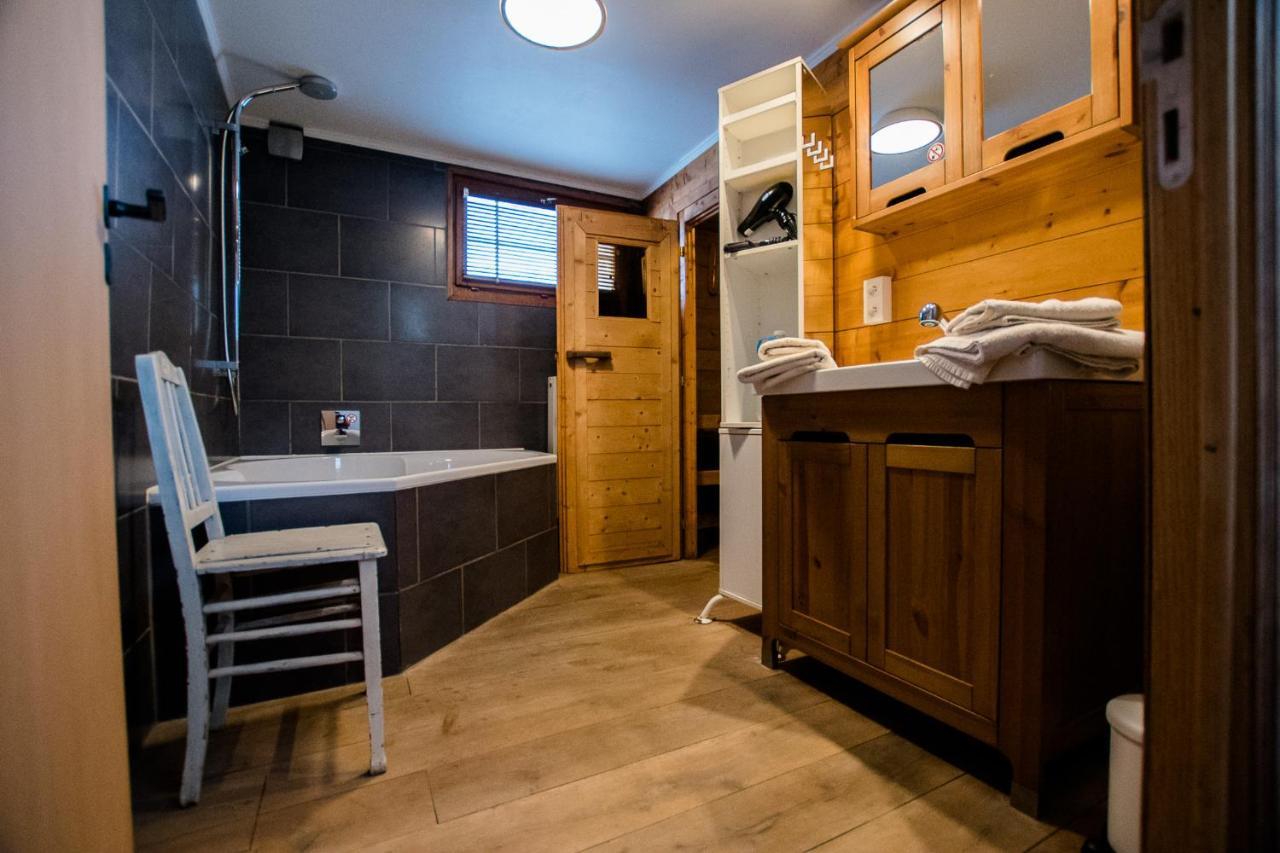 Hotel Houseboat Jana - With Sauna And Terrace Bruggy Exteriér fotografie